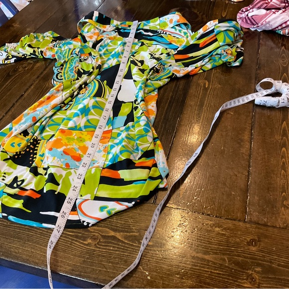 Peter Nygard Colorful Abstract Top - Picture 8 of 8